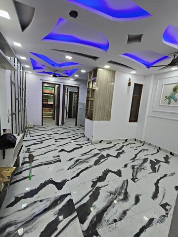 Team Area in 3 BHK Builder Floor at Vipin Garden – for Rent