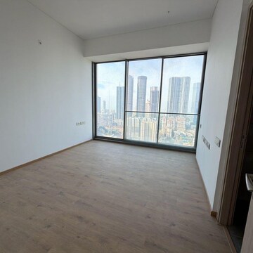 Room in 4 BHK Apartment at Rustomjee Crown, Gokhale Road – for Rent