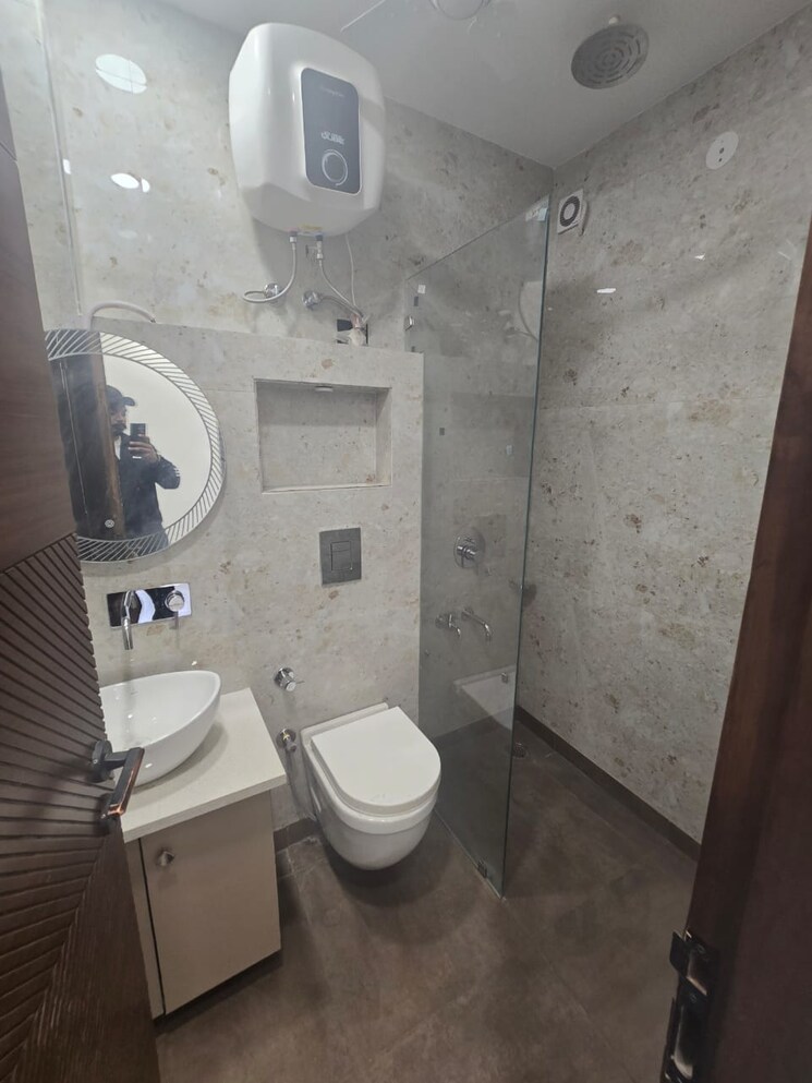 Bathroom, rajouri garden 2 Bedroom 900 Sq.Ft. Builder Floor In Rajouri Garden Delhi 9778424