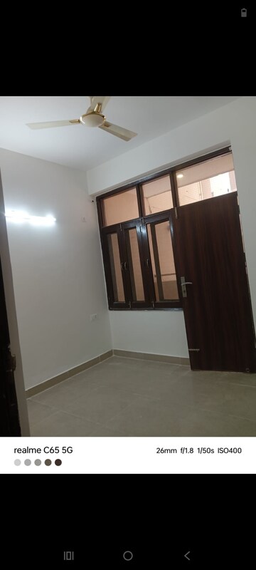 Room in 3 BHK Apartment at Civitech Sampriti, Sector 77 – for Rent