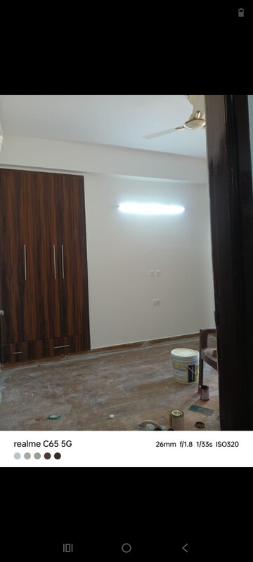 Room in 3 BHK Apartment at Civitech Sampriti, Sector 77 – for Rent