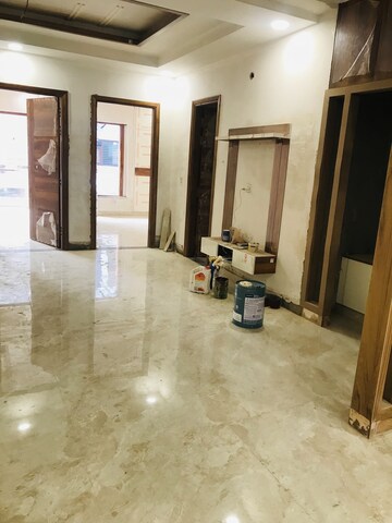 Room in 3 BHK Builder Floor at Fidato Honour Homes, Sector 89 – for Sale