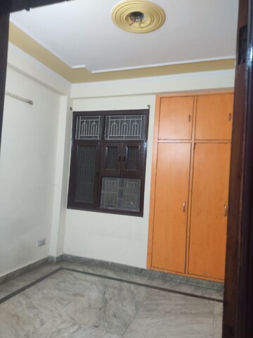 Room in 2 BHK Builder Floor at Gyan Khand Iii – for Rent
