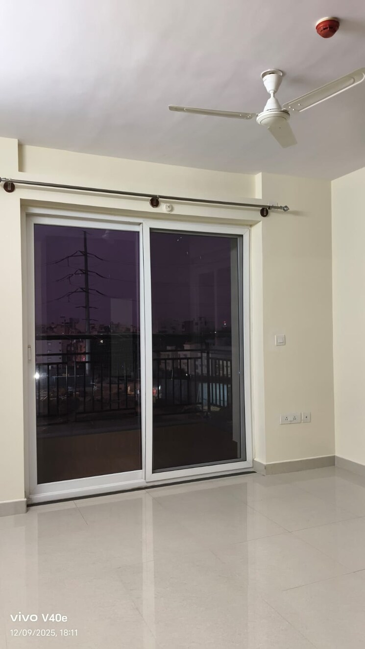 Room, pashmina-waterfront 3.5 Bedroom 1857 Sq.Ft. Apartment In Old Madras Road Bangalore 9778702