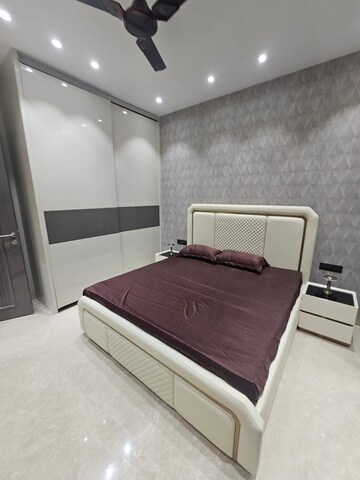 4 BHK Apartment For Sale in Anand Vihar