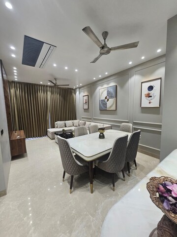 Team Area in 4 BHK Apartment at Anand Vihar – for Sale