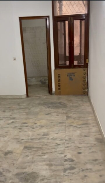 Room in 3 BHK Builder Floor at Chittaranjan Park – for Sale