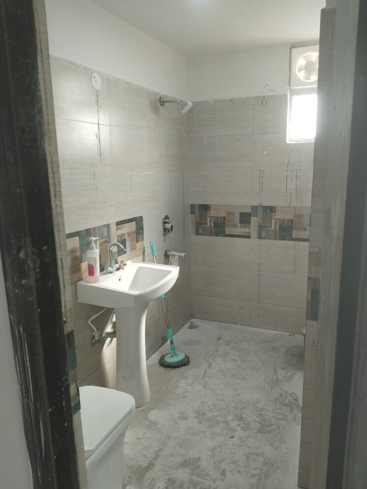 Bathroom, skg-the-merlin 2 Bedroom 1387 Sq.Ft. Apartment In Vasundhara Sector 16 Ghaziabad 9779022