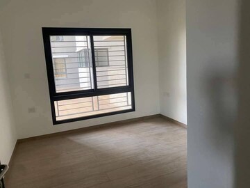 Room in 3 BHK Apartment at Sobha City Gurgaon, Sector 108 – for Rent
