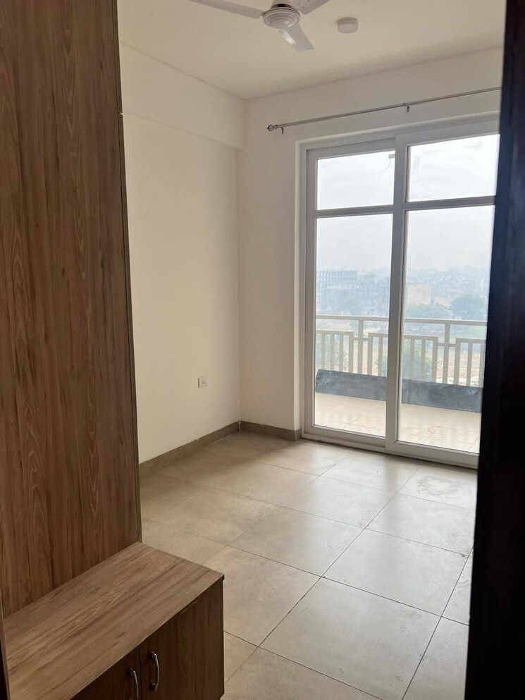 Room, emaar-gurgaon-greens 3 Bedroom 1650 Sq.Ft. Apartment In Sector 102 Gurgaon 9779350