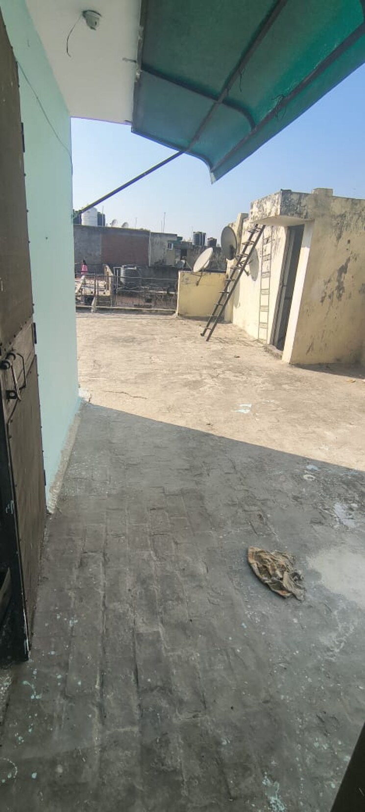 Balcony, malviya nagar 3 Bedroom 110 Sq.Yd. Builder Floor In Malviya Nagar Delhi 9779424