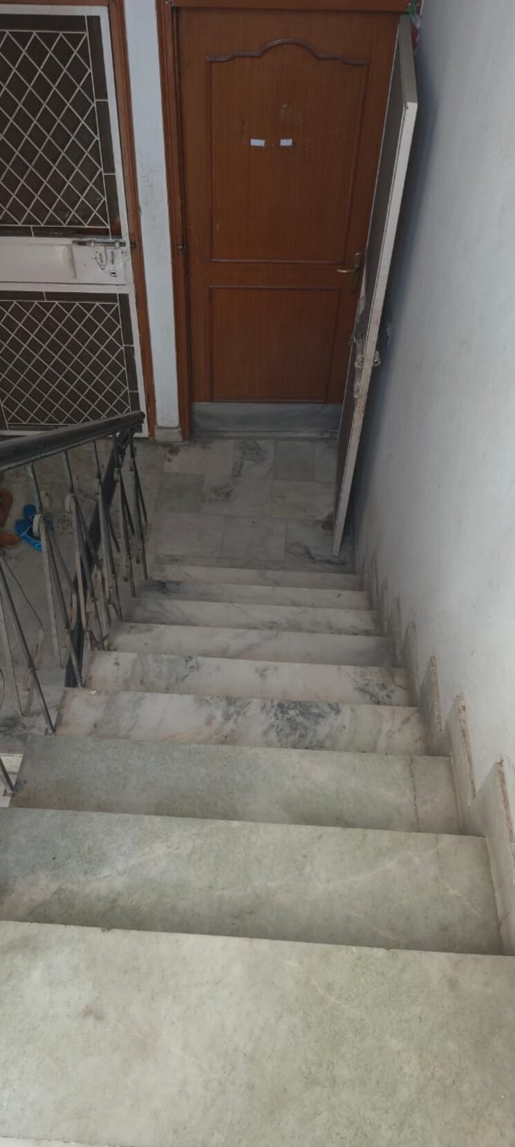 Room, malviya nagar 3 Bedroom 110 Sq.Yd. Builder Floor In Malviya Nagar Delhi 9779424