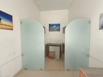  Office Space For Rent in Malad West