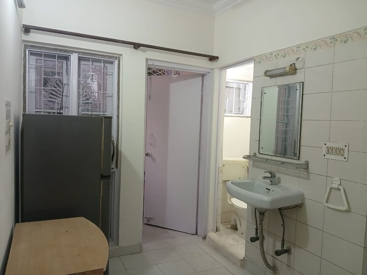 Bathroom, vasant kunj 1 Bedroom 550 Sq.Ft. Apartment In Vasant Kunj Delhi 9779418