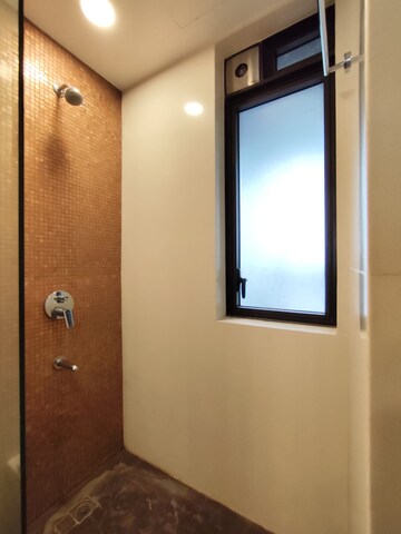 Room in 4 BHK Apartment at Lodha Marquise, Worli – for Rent