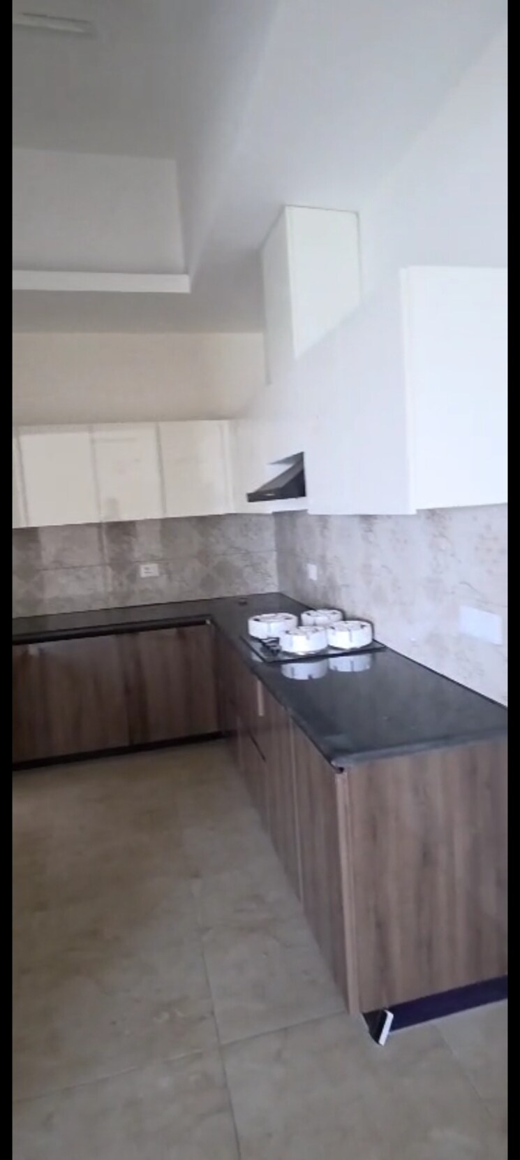 Kitchen, uchdpl-veridia-oakwood-enclave 4 Bedroom 2385 Sq.Ft. Apartment In Wave City Ghaziabad 9779496