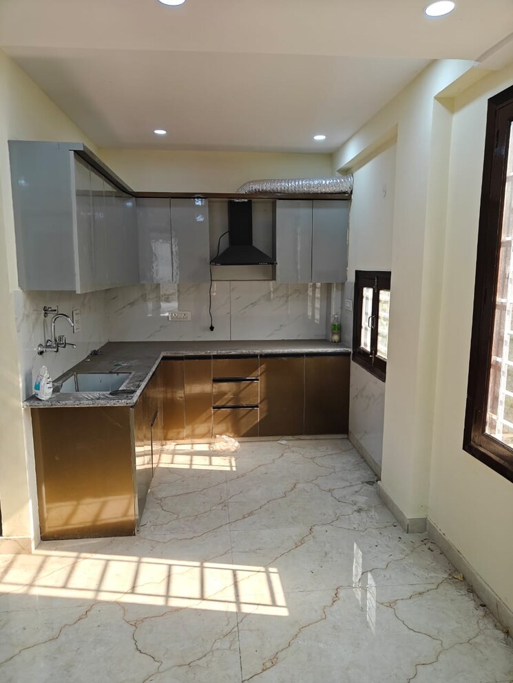 Kitchen, mahavir enclave 1 2 Bedroom 620 Sq.Ft. Builder Floor In Mahavir Enclave 1 Delhi 9779552