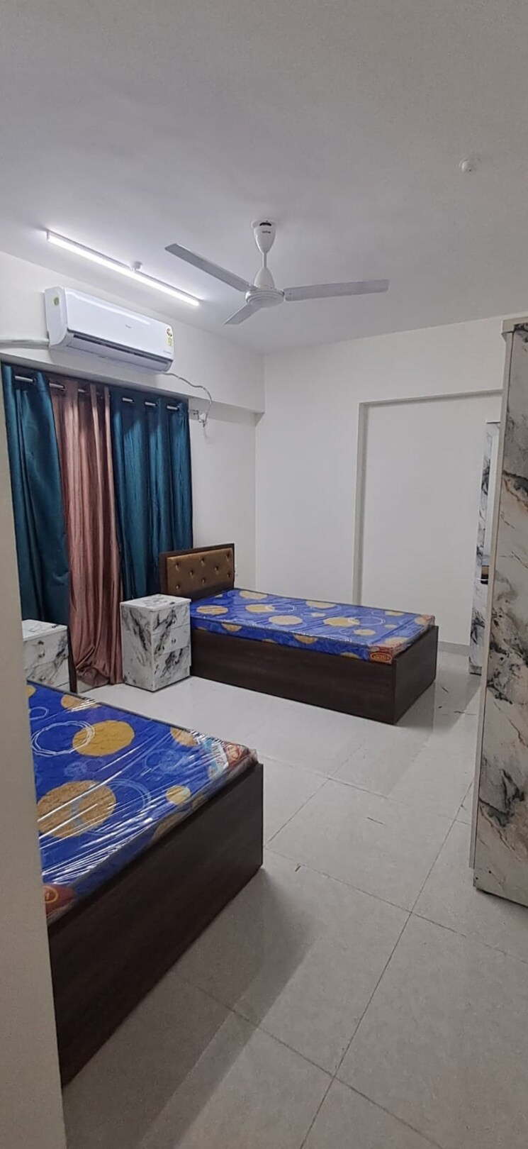 Bedroom, aditya-vakola-sandeep-chs-ltd Pg For Boys & Girls In Santacruz East 9779381