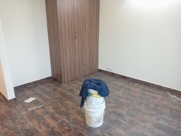 Bathroom in 3 BHK Apartment at Unitech The Close South, Sector 50 – for Rent