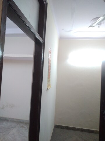 Building Lobby in 1.5 BHK Builder Floor at Govindpuri – for Rent