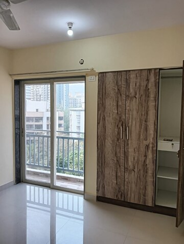 Room in 3 BHK Apartment at Rajnigandha CHS Vasant Vihar, Vasant Vihar – for Rent