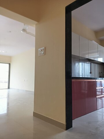 Room in 3 BHK Apartment at Rajnigandha CHS Vasant Vihar, Vasant Vihar – for Rent