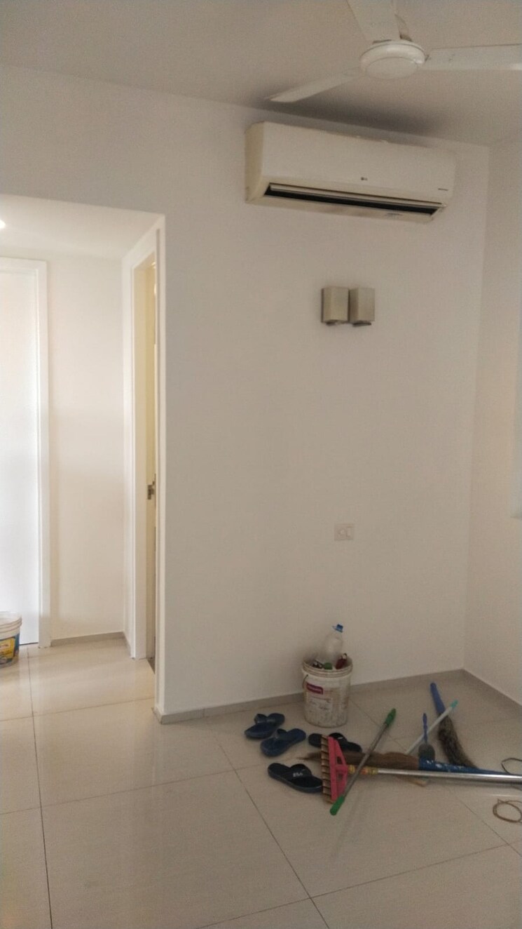 Room, ireo-skyon 4 Bedroom 2800 Sq.Ft. Apartment In Sector 60 Gurgaon 9779811