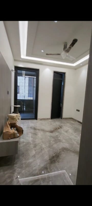 Living Room in 3 BHK Apartment at Pitampura – for Rent