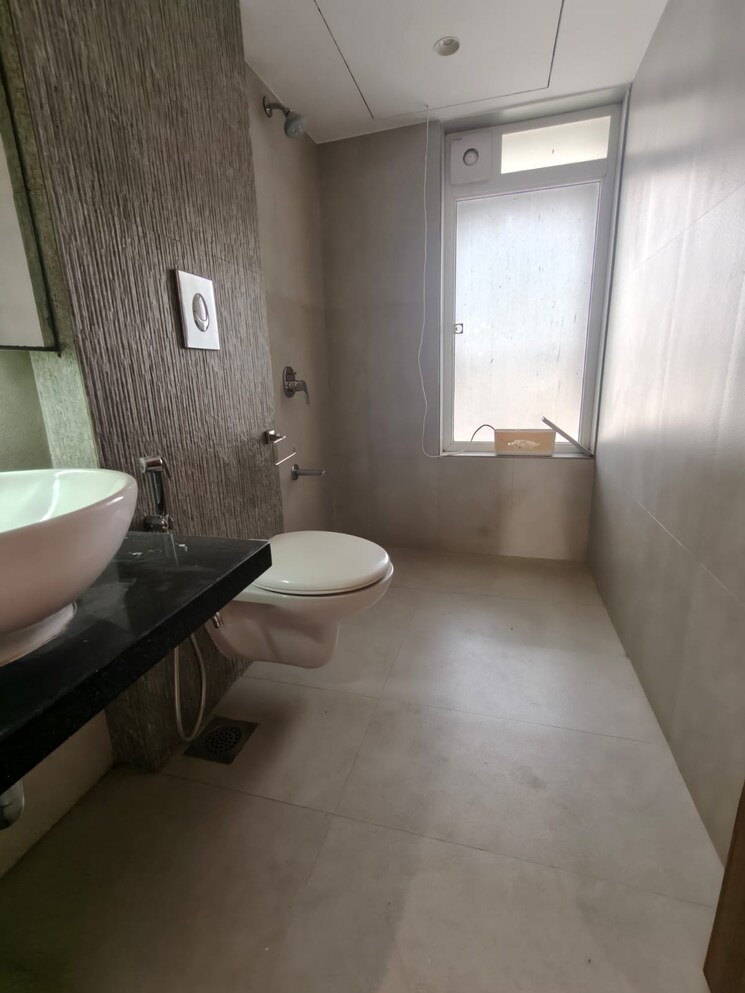 Bathroom, santacruz east 3 Bedroom 1400 Sq.Ft. Apartment In Santacruz East Mumbai 9779878