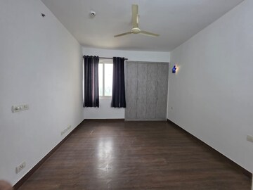 Room in 3.5 BHK Apartment at Conscient Heritage One, Sector 63 – for Rent