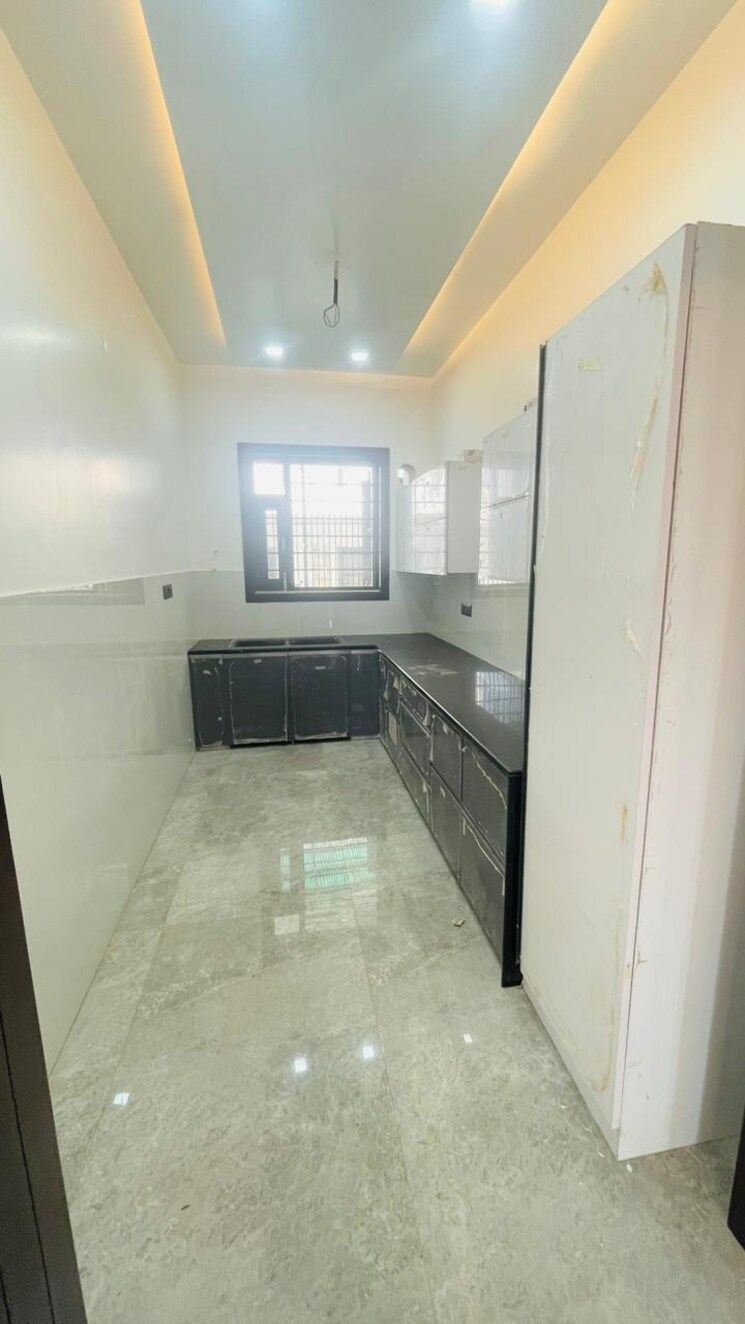 Kitchen, parklands 3 Bedroom 2200 Sq.Ft. Builder Floor In Sector 85 Faridabad 9779940