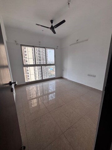Room in 3 BHK Apartment at The Wadhwa Platina, Kolshet Road – for Rent