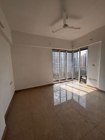 Room in 3 BHK Apartment at The Wadhwa Platina, Kolshet Road – for Rent