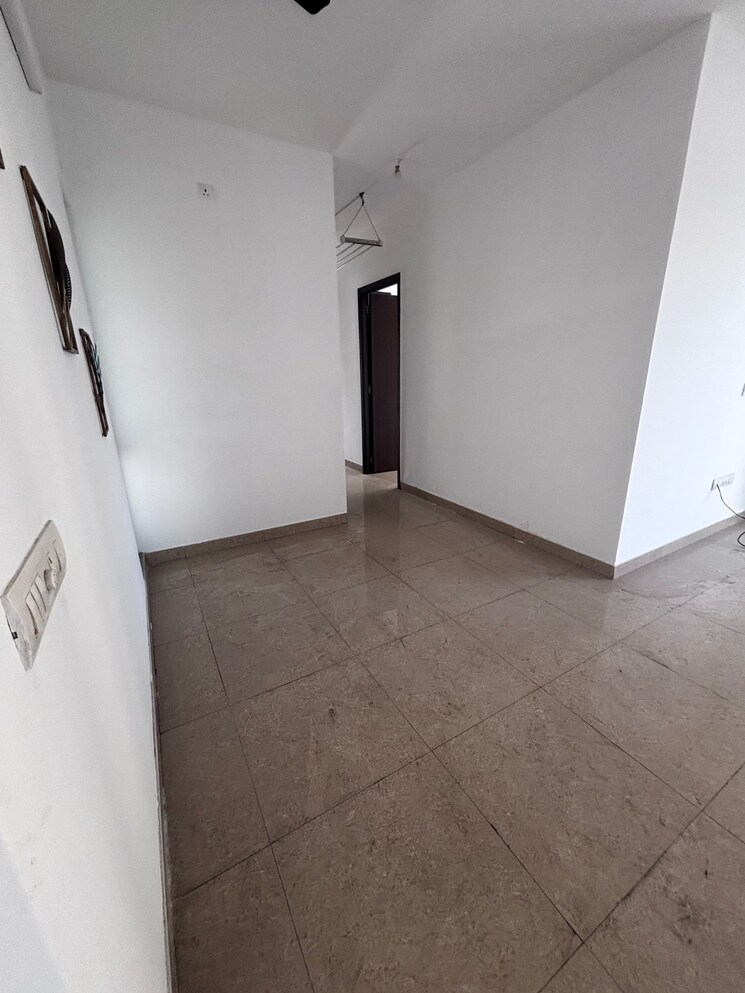 Room, the-wadhwa-platina 3 Bedroom 939 Sq.Ft. Apartment In Kolshet Road Thane 9779945