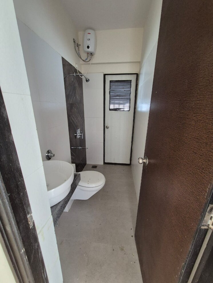 Attached Bathroom, stg-atlantis 2 Bedroom 627 Sq.Ft. Apartment In Panch Pakhadi Thane 9779983