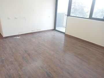 Room in 3.5 BHK Apartment at Ireo Skyon, Sector 60 – for Rent