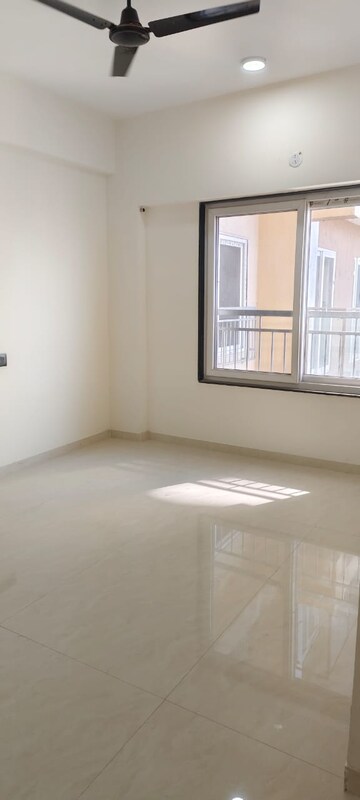 Room in 3 BHK Apartment at Shreeji Atlantis, Malad West – for Rent