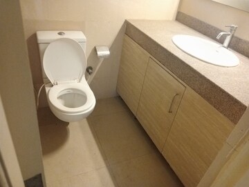 Bathroom in 3.5 BHK Apartment at Vipul Belmonte, Sector 53 – for Rent