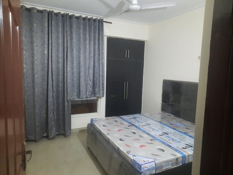 Bedroom, rwa-jalvayu-vihar 4 Bedroom 2000 Sq.Ft. Apartment In Sector 25 Noida 9780120
