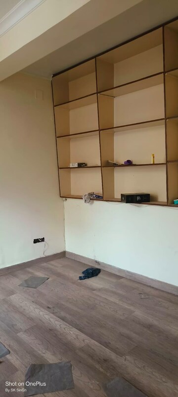 Furnished Amenities in 3 BHK Apartment at Sector 4 Dwarka – for Rent
