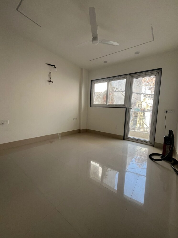 Cover Image, saket 3 Bedroom 1200 Sq.Ft. Builder Floor In Saket Delhi 9780215