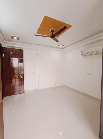 Kitchen in 1 BHK Builder Floor at Sector 51 – for Rent