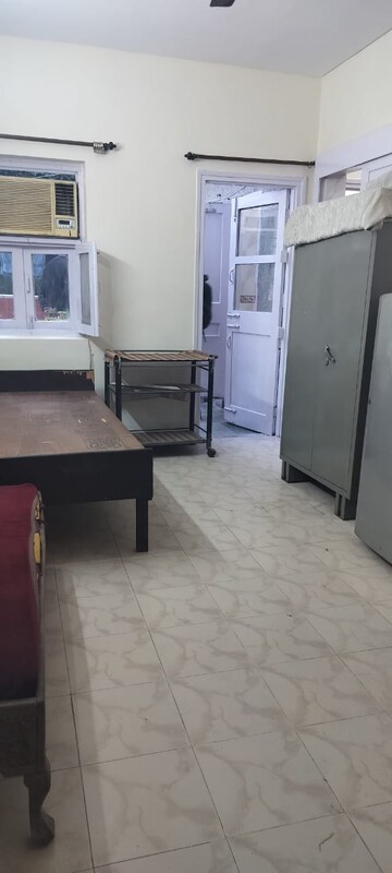 Kitchen in 2 BHK Builder Floor at RWA Apartments Sector 40, Sector 40 – for Rent