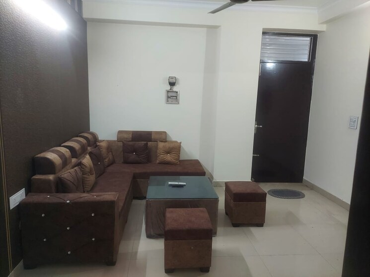 Living Room, dwarka mor 2 Bedroom 810 Sq.Ft. Apartment In Dwarka Mor Delhi 9780495