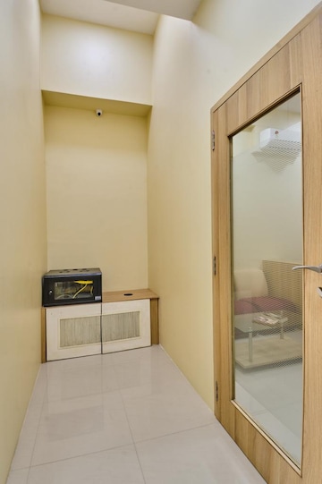 Room in  Office Space at Malad West – for Rent