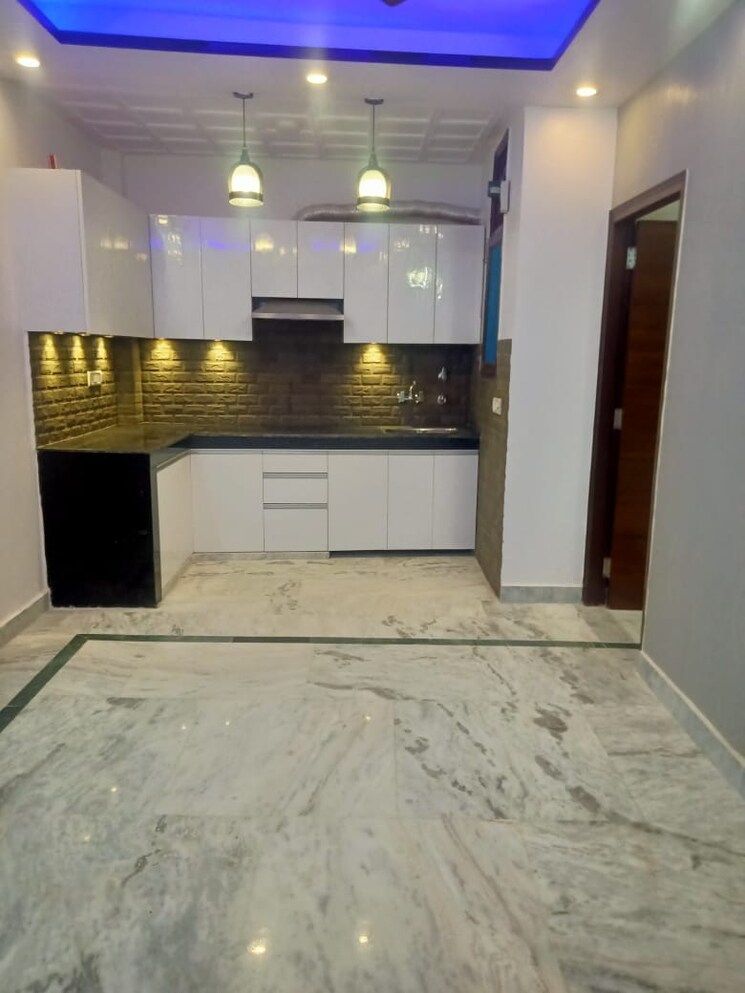 Kitchen, khirki extension 2 Bedroom 75 Sq.Yd. Builder Floor In Khirki Extension Delhi 9780973