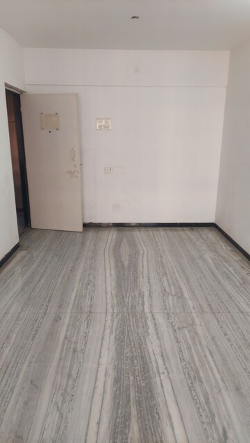 Room in 1 BHK Apartment at Silver Square CHS Ltd, Santacruz East – for Rent