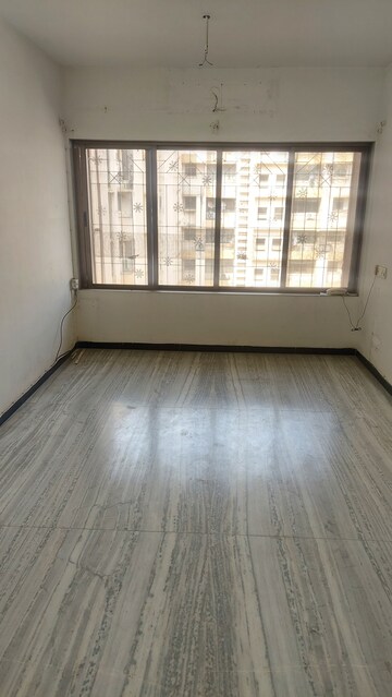 Room in 1 BHK Apartment at Silver Square CHS Ltd, Santacruz East – for Rent