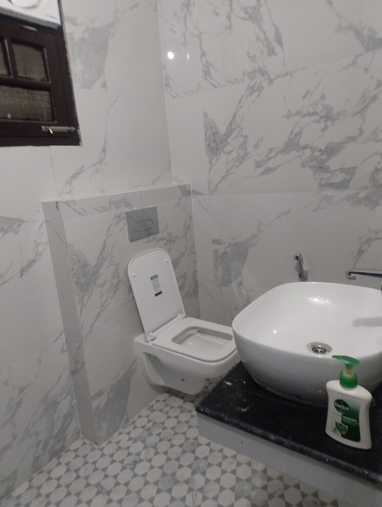 Bathroom, vibhuti khand 3 Bedroom 3500 Sq.Ft. Independent House In Vibhuti Khand Lucknow 9780759