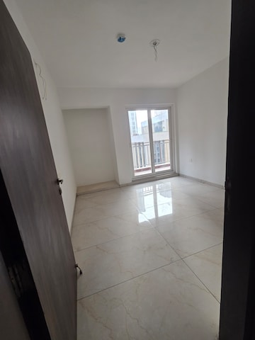 Room in 2 BHK Apartment at Rishita Manhattan, Gomti Nagar – for Sale